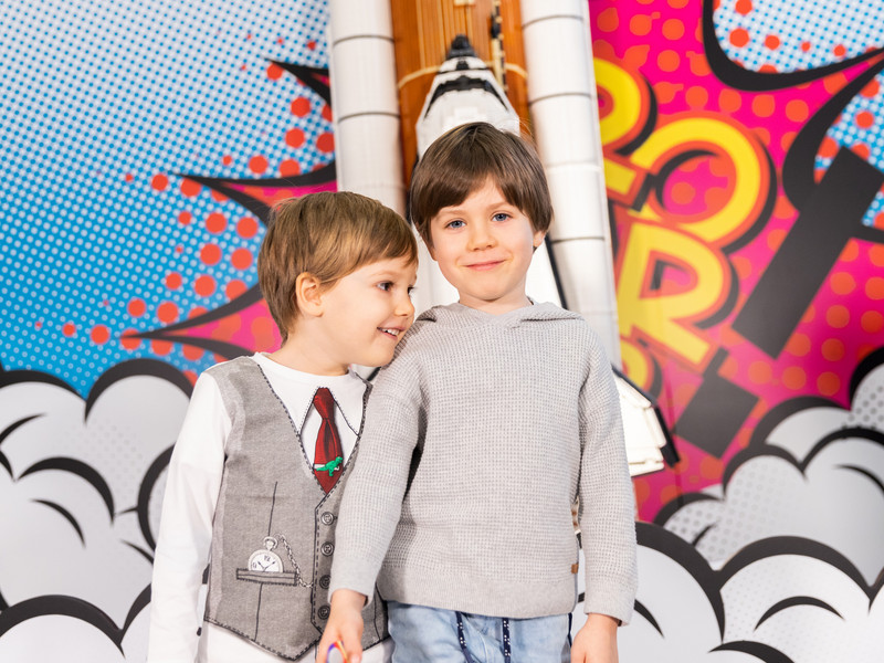 Kinder in der Kinderraumfahrtausstellung