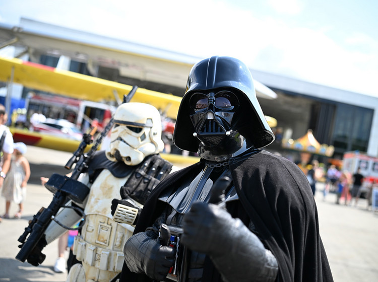 Darth Vader Schauspieler Darth Vader im Dornier Museum